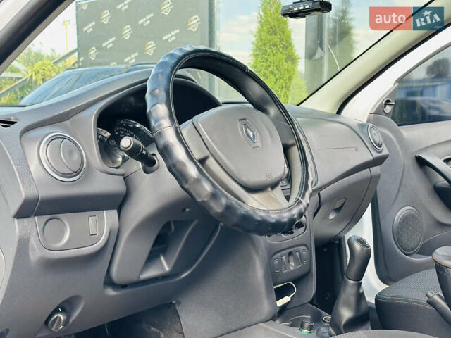 Белый Рено Логан, объемом двигателя 1.46 л и пробегом 151 тыс. км за 6600 $, фото 12 на Automoto.ua