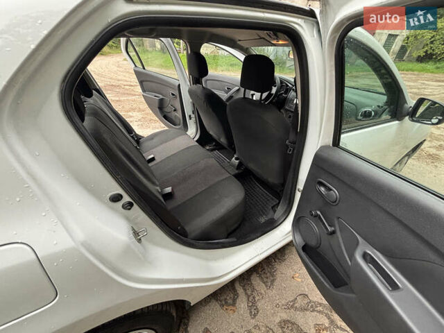 Білий Рено Логан, об'ємом двигуна 1.46 л та пробігом 78 тис. км за 7000 $, фото 18 на Automoto.ua