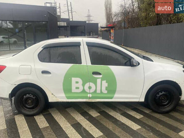 Білий Рено Логан, об'ємом двигуна 1.15 л та пробігом 210 тис. км за 2800 $, фото 3 на Automoto.ua