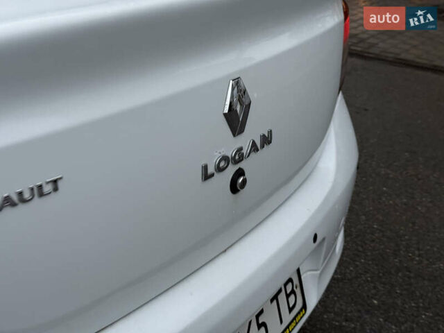 Белый Рено Логан, объемом двигателя 1.15 л и пробегом 324 тыс. км за 2999 $, фото 24 на Automoto.ua