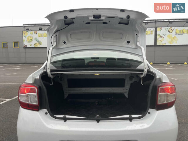 Білий Рено Логан, об'ємом двигуна 1.46 л та пробігом 230 тис. км за 4950 $, фото 14 на Automoto.ua