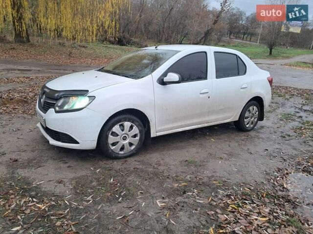 Белый Рено Логан, объемом двигателя 1.2 л и пробегом 300 тыс. км за 5000 $, фото 6 на Automoto.ua