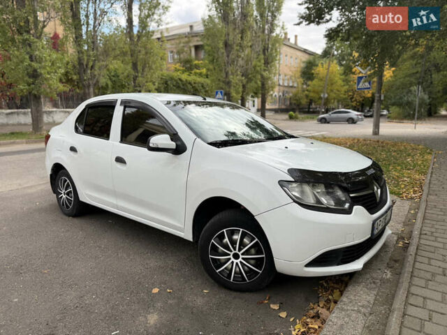 Рено Логан 2013 у Миколаєві на Automoto.ua Білий Рено Логан, об'ємом двигуна 1.15 л та пробігом 410 тис. км за 4300 $, фото 8 на Automoto.ua