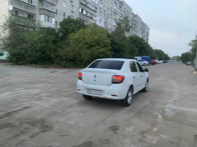Белый Рено Логан, объемом двигателя 1.2 л и пробегом 600 тыс. км за 1500 $, фото 2 на Automoto.ua