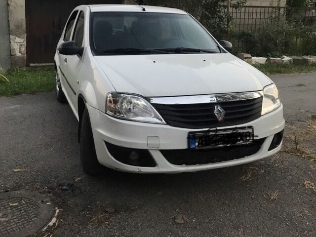 Белый Рено Логан, объемом двигателя 1.4 л и пробегом 192 тыс. км за 4200 $, фото 2 на Automoto.ua