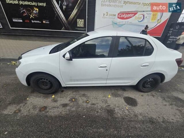 Рено Логан 2013 у Харкові на Automoto.ua Білий Рено Логан, об'ємом двигуна 1.2 л та пробігом 300 тис. км за 3750 $, фото 2 на Automoto.ua