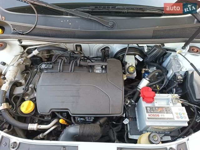 Белый Рено Логан, объемом двигателя 1.15 л и пробегом 86 тыс. км за 5000 $, фото 12 на Automoto.ua