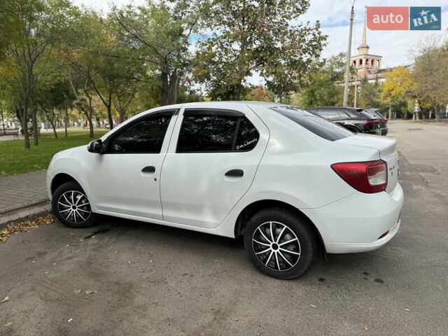 Рено Логан 2013 у Миколаєві на Automoto.ua Білий Рено Логан, об'ємом двигуна 1.15 л та пробігом 410 тис. км за 4300 $, фото 1 на Automoto.ua