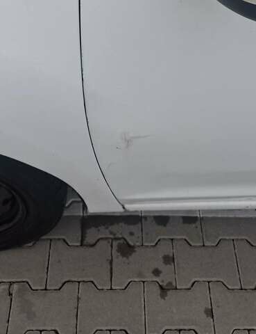 Белый Рено Логан, объемом двигателя 1.2 л и пробегом 450 тыс. км за 3000 $, фото 5 на Automoto.ua