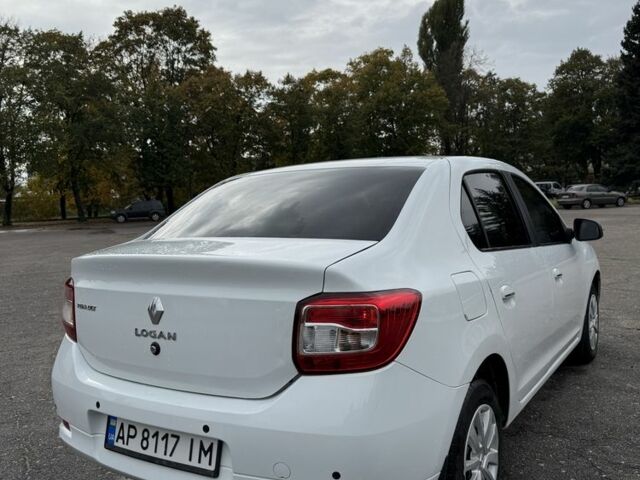 Білий Рено Логан, об'ємом двигуна 1.1 л та пробігом 153 тис. км за 5701 $, фото 1 на Automoto.ua