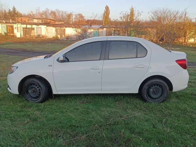 Белый Рено Логан, объемом двигателя 1.1 л и пробегом 180 тыс. км за 6000 $, фото 3 на Automoto.ua