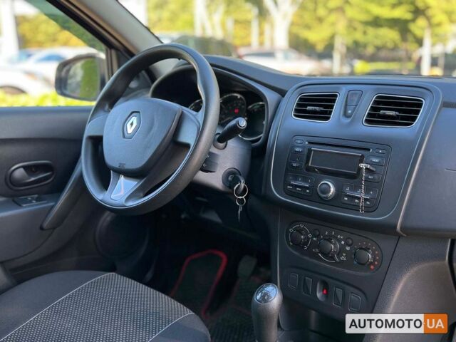Білий Рено Логан, об'ємом двигуна 1.6 л та пробігом 46 тис. км за 9500 $, фото 9 на Automoto.ua