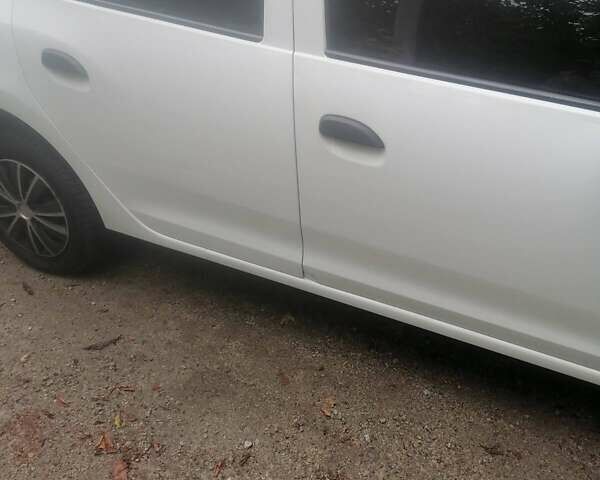 Білий Рено Логан, об'ємом двигуна 1.46 л та пробігом 230 тис. км за 4900 $, фото 1 на Automoto.ua