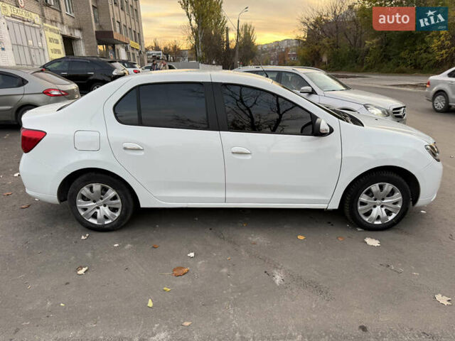 Білий Рено Логан, об'ємом двигуна 1.15 л та пробігом 187 тис. км за 5000 $, фото 1 на Automoto.ua