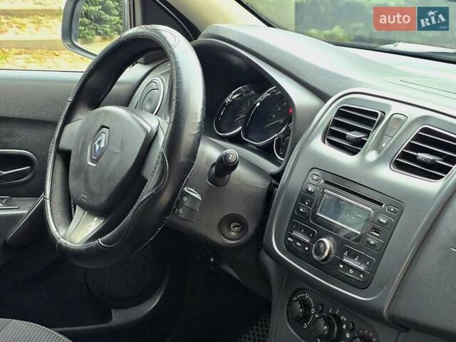 Рено Логан 2013 у Харкові на Automoto.ua Білий Рено Логан, об'ємом двигуна 1.15 л та пробігом 140 тис. км за 4399 $, фото 21 на Automoto.ua