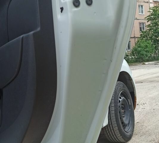 Белый Рено Логан, объемом двигателя 1.1 л и пробегом 165 тыс. км за 4700 $, фото 9 на Automoto.ua