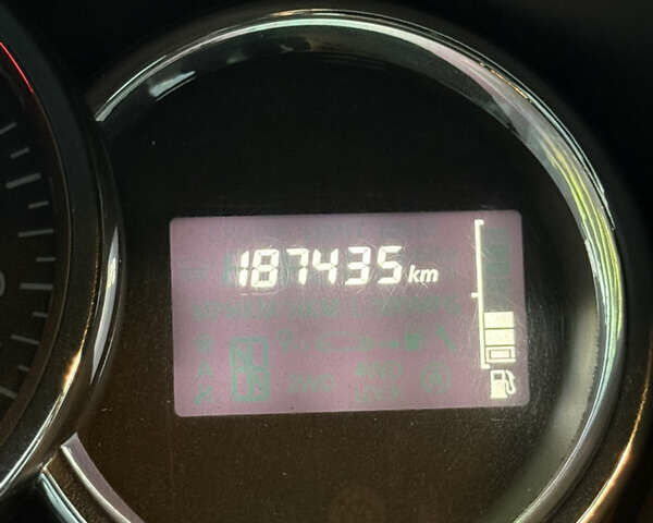 Білий Рено Логан, об'ємом двигуна 1.15 л та пробігом 187 тис. км за 5000 $, фото 6 на Automoto.ua