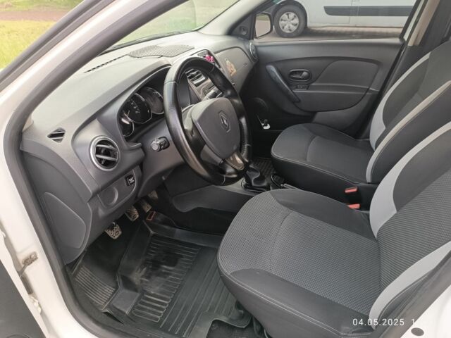 Белый Рено Логан, объемом двигателя 1.1 л и пробегом 198 тыс. км за 4500 $, фото 6 на Automoto.ua