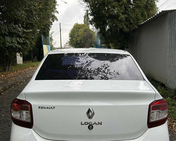 Білий Рено Логан, об'ємом двигуна 1.15 л та пробігом 353 тис. км за 3600 $, фото 5 на Automoto.ua