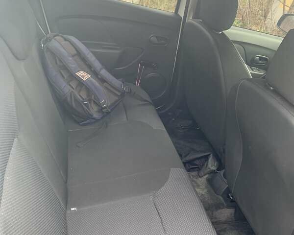 Білий Рено Логан, об'ємом двигуна 1.5 л та пробігом 75 тис. км за 7000 $, фото 10 на Automoto.ua