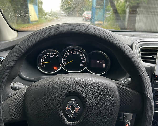 Білий Рено Логан, об'ємом двигуна 1.15 л та пробігом 353 тис. км за 3600 $, фото 8 на Automoto.ua