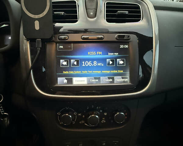 Білий Рено Логан, об'ємом двигуна 1.15 л та пробігом 187 тис. км за 5000 $, фото 5 на Automoto.ua