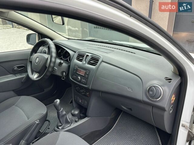 Белый Рено Логан, объемом двигателя 1.5 л и пробегом 80 тыс. км за 7700 $, фото 29 на Automoto.ua