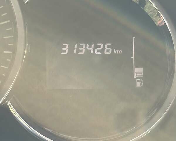 Рено Логан 2013 у Дніпро (Дніпропетровську) на Automoto.ua Білий Рено Логан, об'ємом двигуна 1.15 л та пробігом 313 тис. км за 5500 $, фото 11 на Automoto.ua