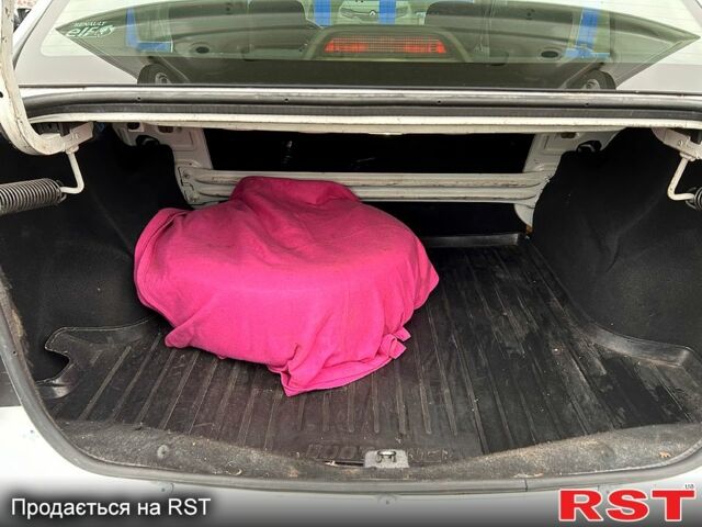 Білий Рено Логан, об'ємом двигуна 1.2 л та пробігом 246 тис. км за 5300 $, фото 9 на Automoto.ua