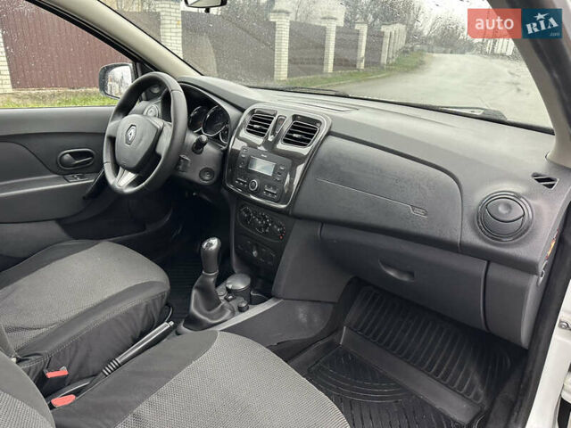 Білий Рено Логан, об'ємом двигуна 1.2 л та пробігом 277 тис. км за 4500 $, фото 10 на Automoto.ua