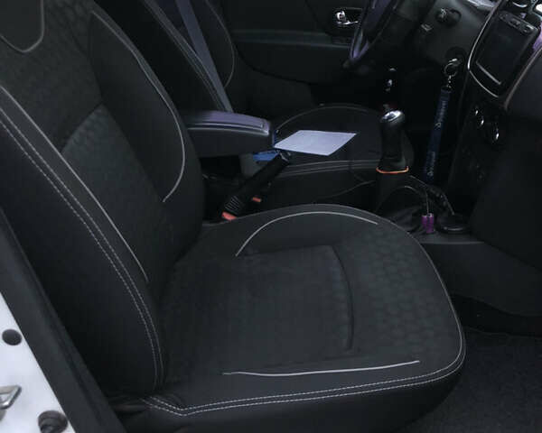 Білий Рено Логан, об'ємом двигуна 1.15 л та пробігом 243 тис. км за 4999 $, фото 17 на Automoto.ua