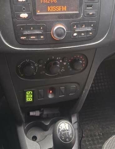 Белый Рено Логан, объемом двигателя 1.2 л и пробегом 450 тыс. км за 3000 $, фото 10 на Automoto.ua