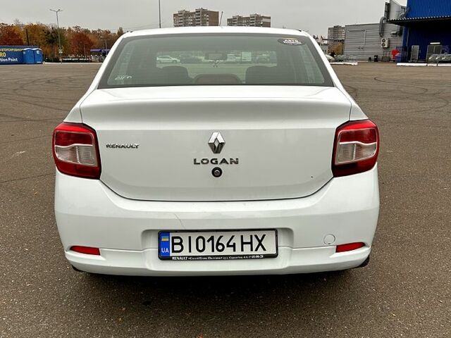 Білий Рено Логан, об'ємом двигуна 1.2 л та пробігом 246 тис. км за 5300 $, фото 3 на Automoto.ua