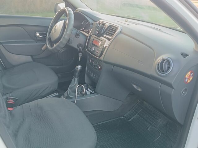 Белый Рено Логан, объемом двигателя 1.1 л и пробегом 180 тыс. км за 6000 $, фото 8 на Automoto.ua