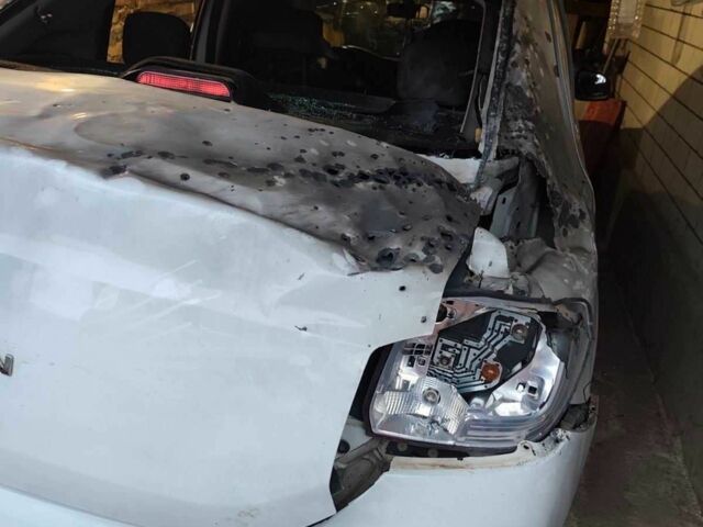 Білий Рено Логан, об'ємом двигуна 1.2 л та пробігом 1000 тис. км за 1600 $, фото 4 на Automoto.ua