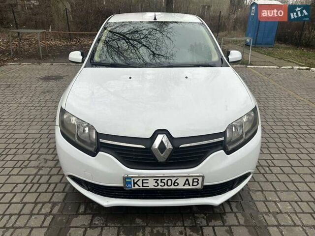 Белый Рено Логан, объемом двигателя 1.15 л и пробегом 220 тыс. км за 5300 $, фото 6 на Automoto.ua