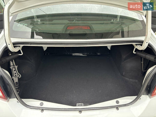 Білий Рено Логан, об'ємом двигуна 1.46 л та пробігом 78 тис. км за 7000 $, фото 3 на Automoto.ua