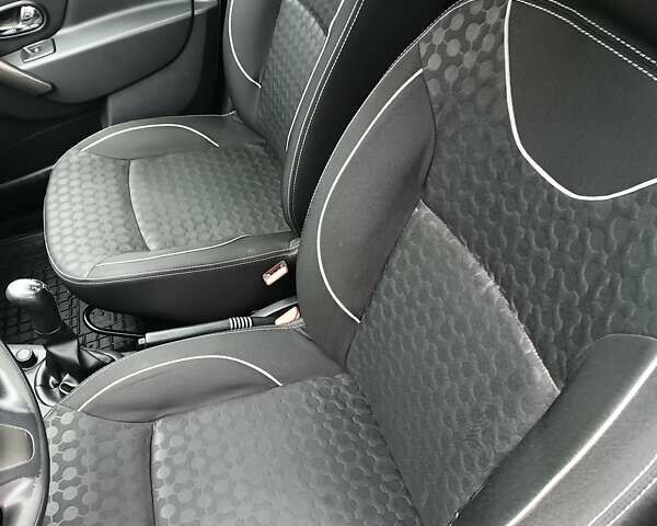 Белый Рено Логан, объемом двигателя 1.15 л и пробегом 86 тыс. км за 5000 $, фото 11 на Automoto.ua