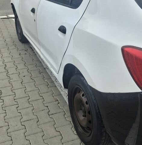 Білий Рено Логан, об'ємом двигуна 1.2 л та пробігом 450 тис. км за 3000 $, фото 7 на Automoto.ua