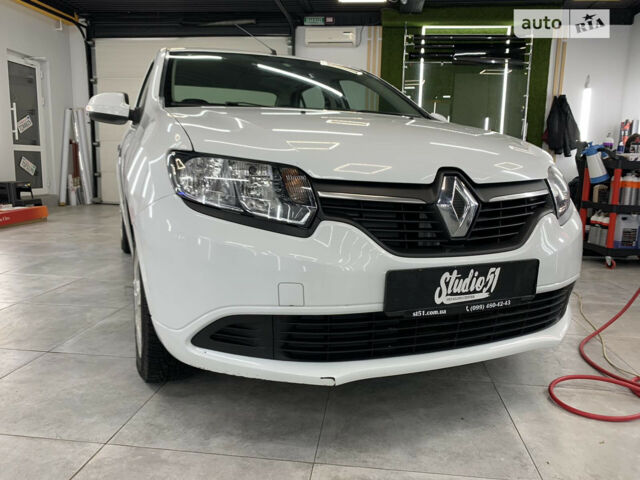 Білий Рено Логан, об'ємом двигуна 1.2 л та пробігом 183 тис. км за 5000 $, фото 7 на Automoto.ua