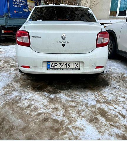 Білий Рено Логан, об'ємом двигуна 1.1 л та пробігом 195 тис. км за 3000 $, фото 4 на Automoto.ua