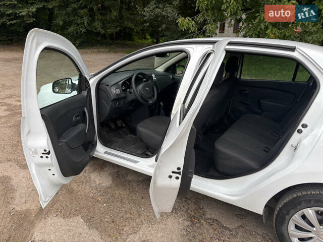 Білий Рено Логан, об'ємом двигуна 1.46 л та пробігом 78 тис. км за 7000 $, фото 13 на Automoto.ua