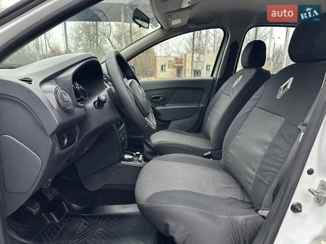 Белый Рено Логан, объемом двигателя 1.2 л и пробегом 277 тыс. км за 4200 $, фото 11 на Automoto.ua