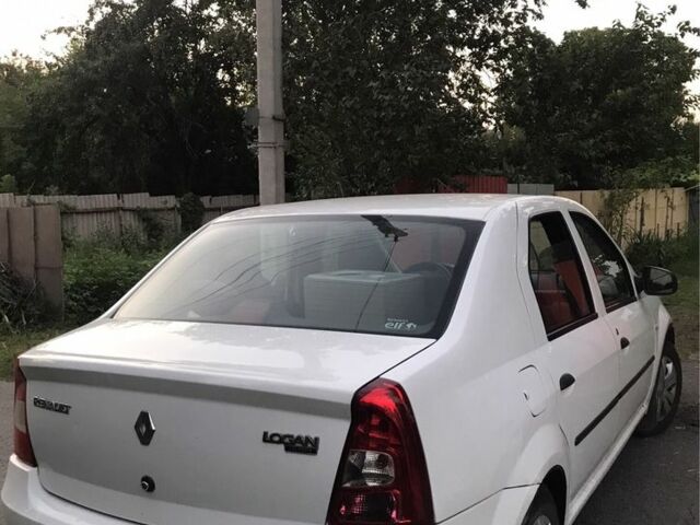 Белый Рено Логан, объемом двигателя 1.4 л и пробегом 192 тыс. км за 4200 $, фото 1 на Automoto.ua