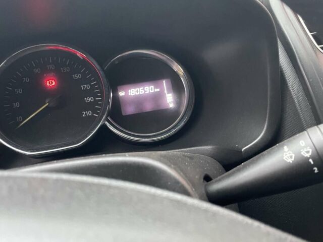 Белый Рено Логан, объемом двигателя 1.46 л и пробегом 180 тыс. км за 6200 $, фото 7 на Automoto.ua
