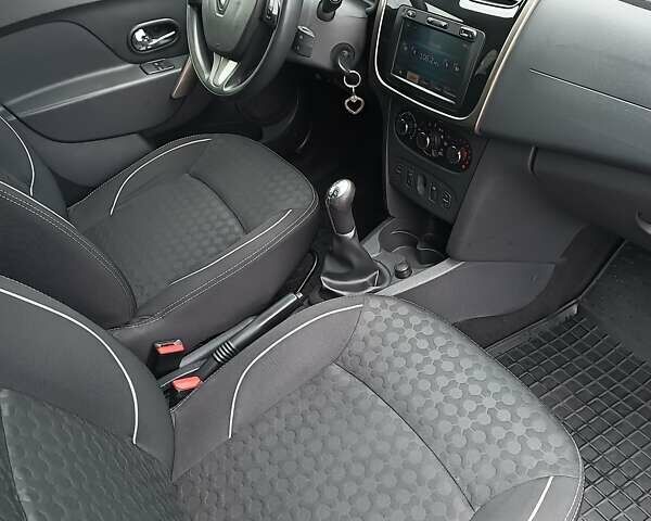 Белый Рено Логан, объемом двигателя 1.15 л и пробегом 86 тыс. км за 5000 $, фото 8 на Automoto.ua