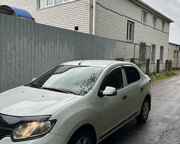 Белый Рено Логан, объемом двигателя 1.15 л и пробегом 353 тыс. км за 4100 $, фото 3 на Automoto.ua