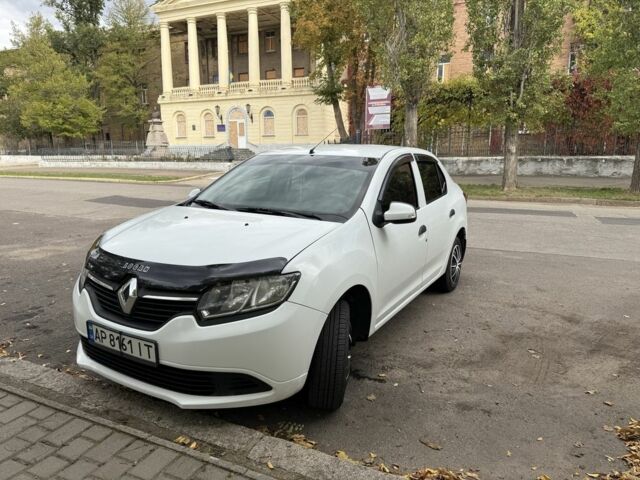 Рено Логан 2013 в Николаеве на Automoto.ua Белый Рено Логан, объемом двигателя 1.1 л и пробегом 410 тыс. км за 4300 $, фото 2 на Automoto.ua