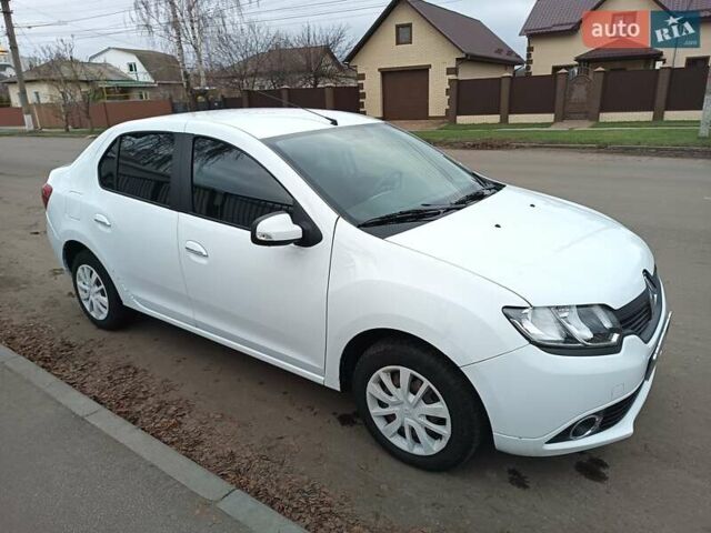 Белый Рено Логан, объемом двигателя 1.15 л и пробегом 86 тыс. км за 5000 $, фото 3 на Automoto.ua