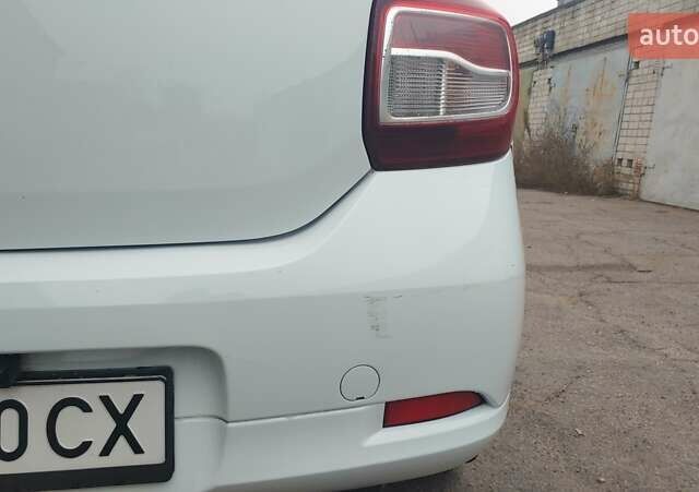 Белый Рено Логан, объемом двигателя 1.46 л и пробегом 332 тыс. км за 5500 $, фото 9 на Automoto.ua